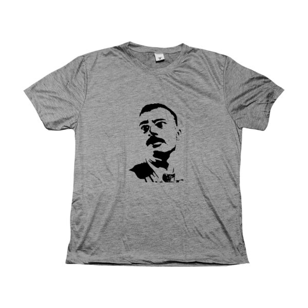 Camiseta Carlos Marighella – estampa revolução e resistência em stencil preto.