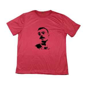 Camiseta Carlos Marighella – estampa revolução e resistência em stencil preto.