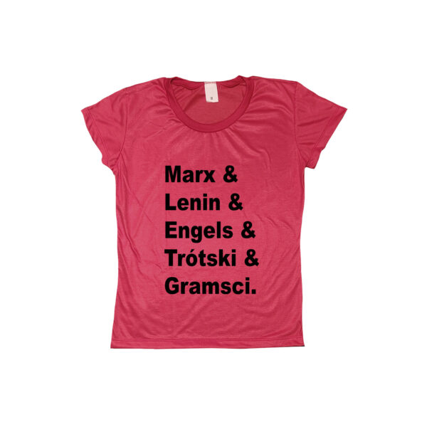 Camiseta com estampa escrita “Marx & Lenin & Engels & Trótski & Gramsci.” em preto