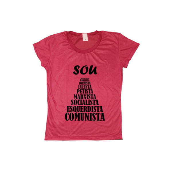 Camiseta Sou Comunista com estampa de luta em pirâmide política.