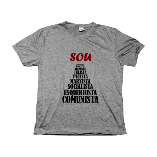 Camiseta Sou Comunista com estampa de luta em pirâmide política.