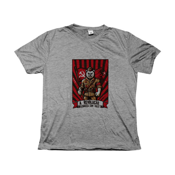 Camiseta A Revolução Começa com Você – estampa comunista estilizada.