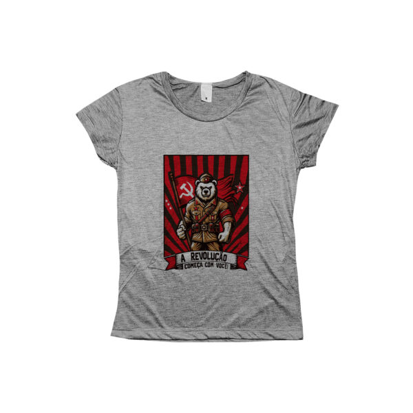Camiseta A Revolução Começa com Você – estampa comunista estilizada.