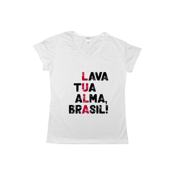 Camiseta Lula lava tua alma Brasil com frase política de impacto.