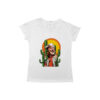 Camiseta Lula Nordestino com estampa de Lula sorridente entre cactos e sol alaranjado.