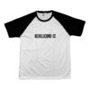 Camiseta Revolucione-se com frase em destaque no centro da peça.
