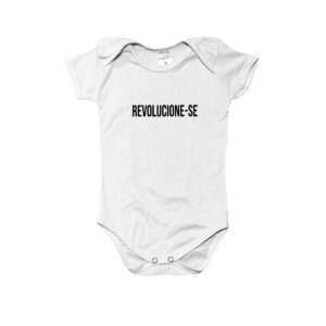 Body infantil Revolucione-se com frase centralizada em destaque.