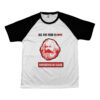 Camiseta Consciência de Classe – estampa com retrato de Karl Marx e frase “All You Need is Consciência de Classe”.