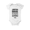 body infantil Justiça Social não é um estado, é uma luta, em poliéster branco com estampa preta.