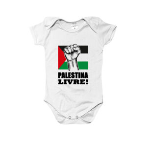 body infantil Palestina Livre com bandeira palestina e punho erguido, símbolo de resistência e liberdade.