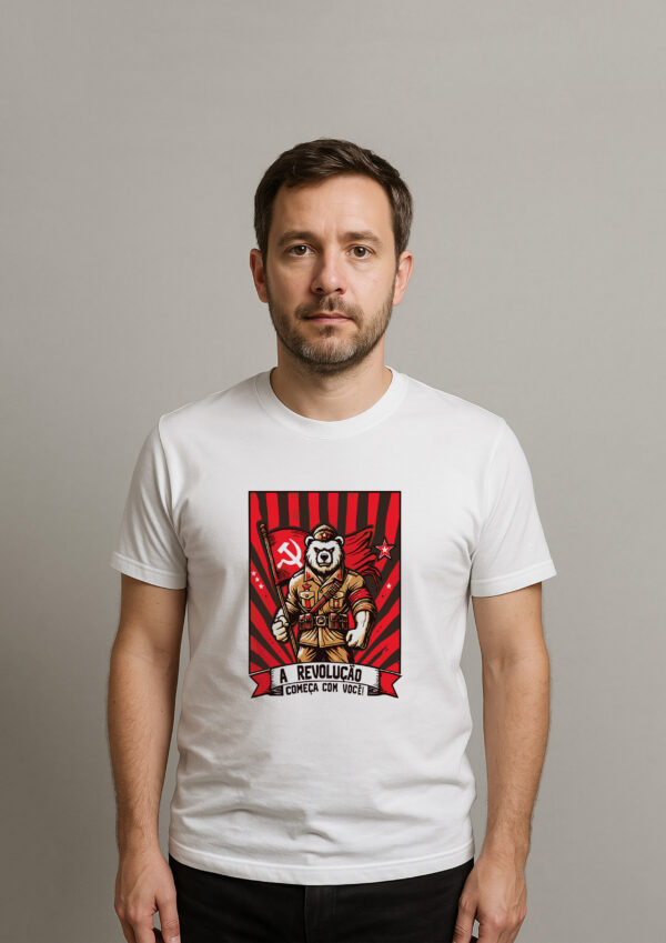 Camiseta Urso Soviético A Revolução Começa Com Você
