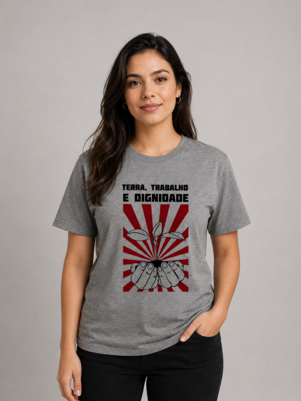 Camiseta Terra Trabalho e Dignidade Reforma Agrária Esquerda